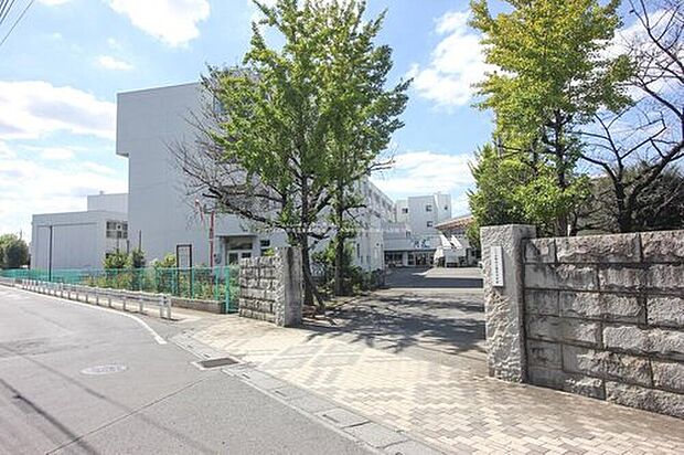 ふじみ野市立葦原中学校（約720m）