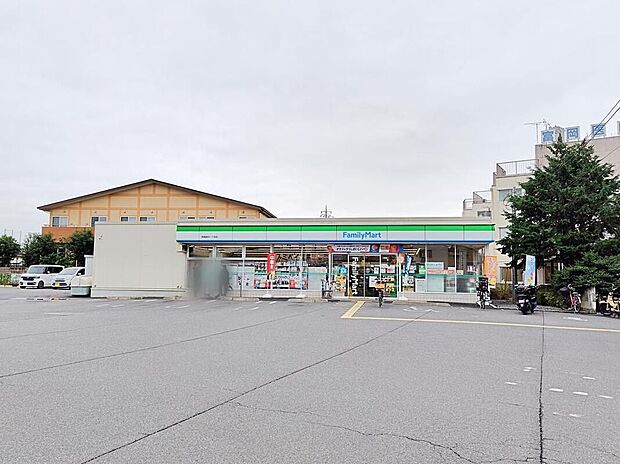 ファミリーマート朝霞膝折一丁目店（約520m）
