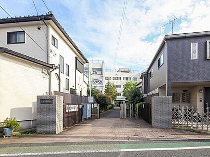 練馬区立大泉学園中学校 750m (徒歩10分)