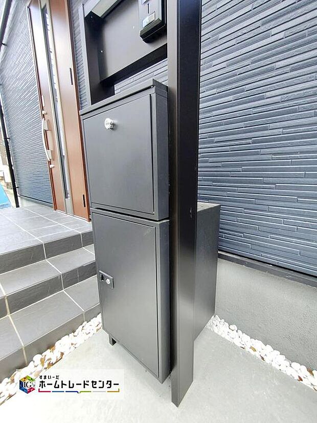 【宅配BOX】宅配ボックスも完備しているので宅配便の受け取りを気にする煩わしさがありません。