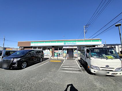 ファミリーマート朝霞根岸台四丁目店 850ｍ(徒歩11分)