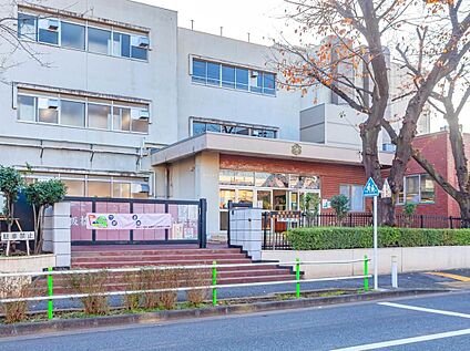 板橋区立高島第三小学校 390ｍ(徒歩5分)