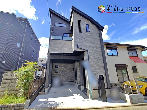 【☆外観の様子☆】一戸建ての大きなメリットは、「自分の土地」を自由に使えること。好きなペットが飼えるほか、ガーデニングやDIY、車やバイクの手入れなど様々な趣味を楽しめます♪