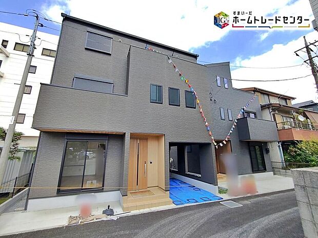 【☆外観の様子☆】一戸建ての大きなメリットは、「自分の土地」を自由に使えること。好きなペットが飼えるほか、ガーデニングやDIY、車やバイクの手入れなど様々な趣味を楽しめます♪