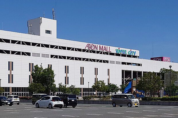 イオンモール姫路リバーシティ(約1,500m)