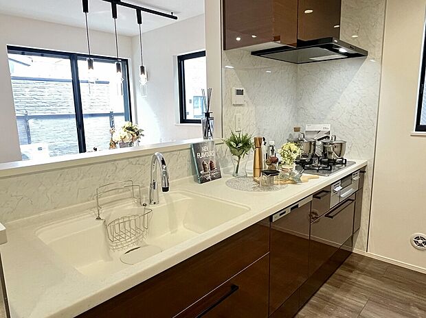 【【キッチン】】ビルトイン食洗器など先進設備を標準搭載
(同仕様モデルハウス写真)