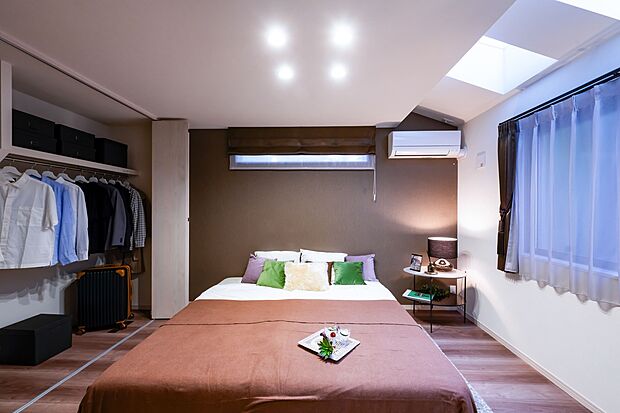 【※同仕様モデルハウス写真】主寝室は独立感のあるプライバシー重視設計。