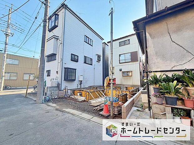 子育てファミリーにもおすすめ♪
小学校まで徒歩3分、幼稚園まで徒歩5分、中学校まで徒歩4分☆お子様を近くで見守れるので安心です♪