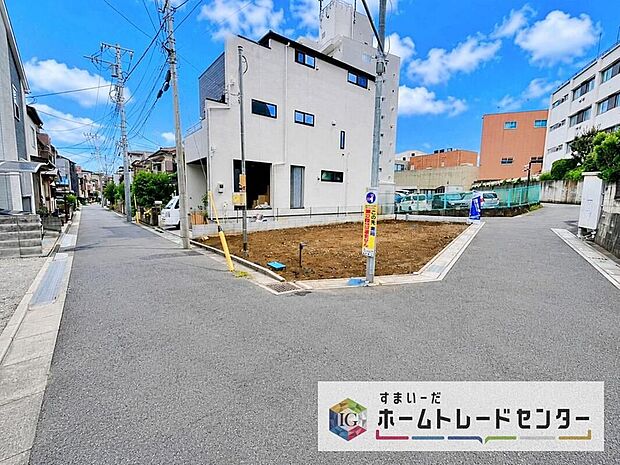ご予約をいただければ、もちろん平日や夜間でもご案内は可能です。お仕事の形態が多様化しておりますので、決まったお時間では中々身動きが取れないお客様も多いかと思います。お気軽にお申し出ください。