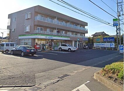 ファミリーマート浦和大谷口店 350m(徒歩5分)