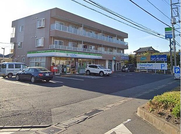 ファミリーマート浦和大谷口店（約350m）