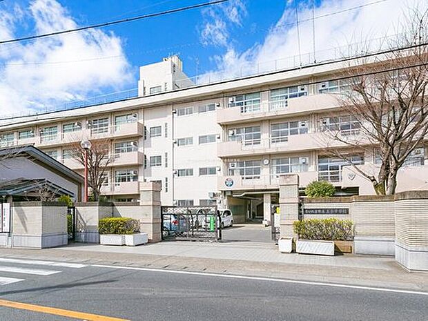 さいたま市立土合中学校（約990m）