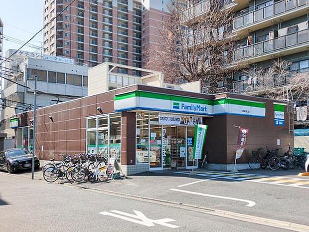 ファミリーマート与野駅西口店（約800m）