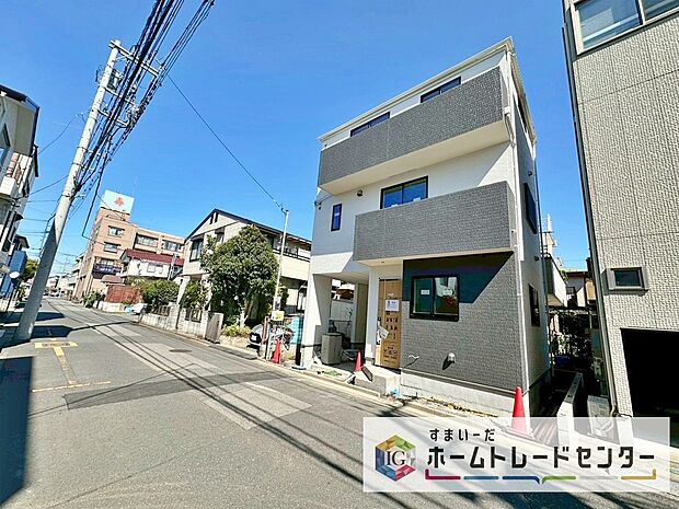 【前面道路含む現地写真】閑静な住宅街は落ち着いた新生活を送るのにぴったりです♪ これだけではない魅力が、現地できっと見つかる！お問合せをお待ちしております。資料のご請求などもお気軽にどうぞ♪