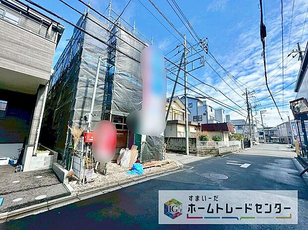 【前面道路含む現地写真】住宅性能表示を全棟取得！お客様のすまいと安全を守る大切な住宅だからこそ、実際の建物の作りと安心感をぜひ現地にてご体感ください！ご見学予約受付です！