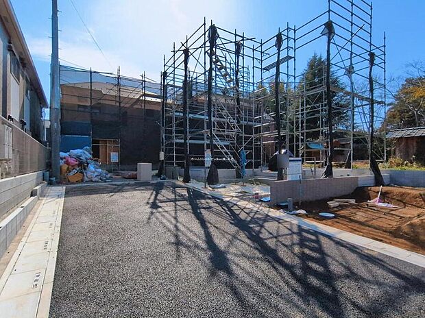 【前面道路含む現地写真】閑静な住宅街は落ち着いた新生活を送るのにぴったりです♪ これだけではない魅力が、現地できっと見つかる!お問合せをお待ちしております。お問い合わせ・資料のご請求などもお気軽にどうぞ。