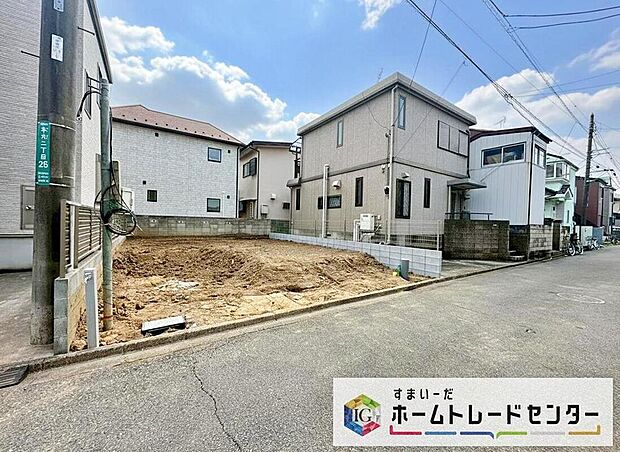 【現地写真】一戸建ての大きなメリットは、「自分の土地」を自由に使えること。好きなペットが飼えるほか、ガーデニングやＤＩＹ、車やバイクの手入れなど様々な趣味を楽しめます♪