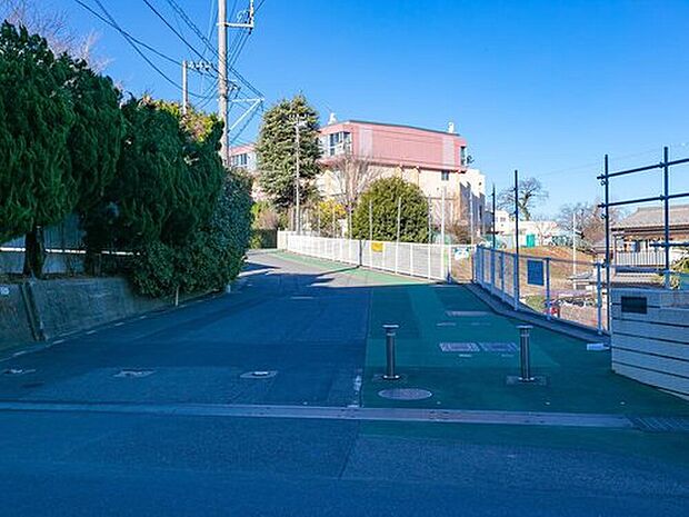 川口市立根岸小学校(約1,200m)