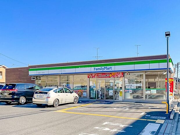 ファミリーマート 戸田新曽つつじ通り店（約250m）