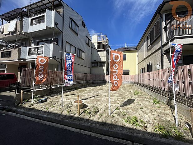 【【現地外観写真】】目の前すぐに公園があります♪