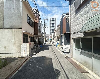 【前面道路含む現地写真】