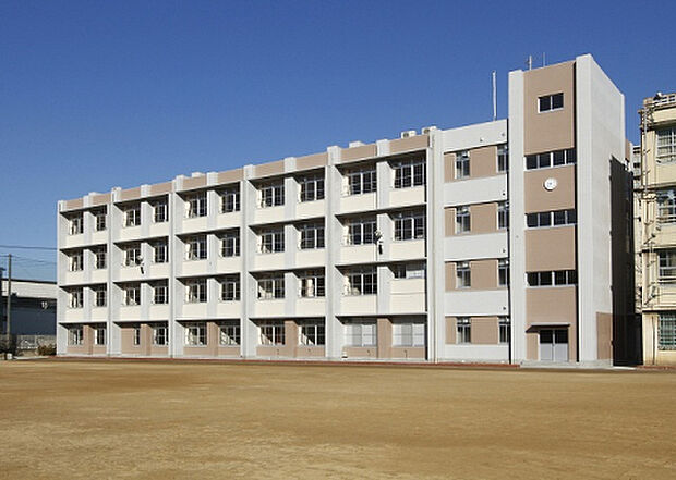 大阪市立緑中学校(約320m)