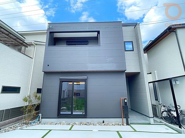 【【現地外観写真】】ぜひ一度、モデルハウスへお越しいただき、実際の住まい心地をご体感ください。