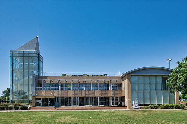 児童センターころぽっくる(現地より徒歩8分)