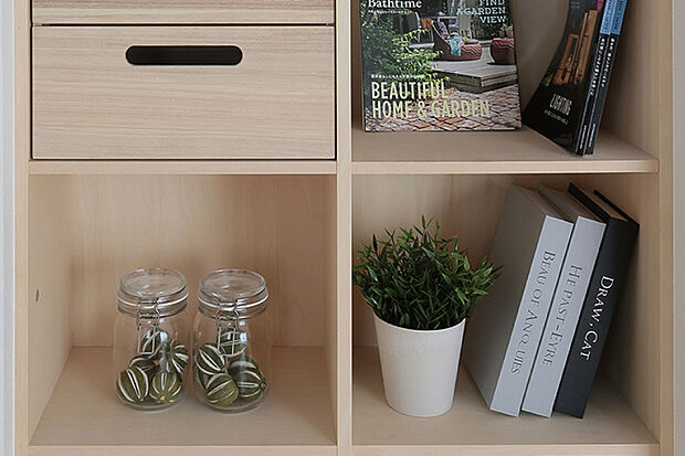 【ブックシェルフ】TVボードと同素材のKIRINOKAで造られたトールサイズのブックシェルフ。本棚だけでなく、飾り棚としても使えます。※桐の収納ボックスと抽斗はポラスインテリアで追加注文できます。