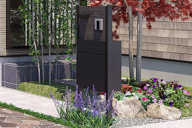 【宅配ボックス付機能門柱】不在時でも荷物の受け取り可能な宅配ボックス付の機能門柱なので、安心して外出できます。