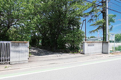 新座市立第三中学校（現地より徒歩21分） 約1650m