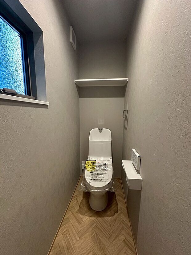 【【内観写真】4号地】トイレを1・2階に配置。利用が重なる時間帯や来客中も、気兼ねなくご利用いただけます。