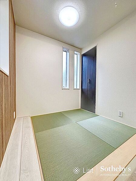 ◆室内◆1号棟温かみのある畳が魅力のモダンな空間があります！