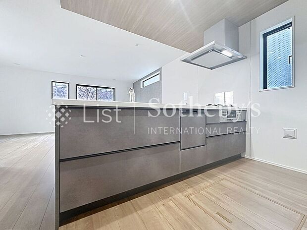 ■キッチン■(2号棟)料理をしながら会話ができる、オープンキッチン。壁を取り払うことで、より開放的なキッチン・ダイニングスペースが生まれます。