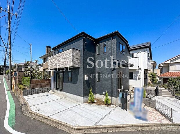 ■外観■建物堂々完成!いつでもご見学可能です!※掲載画像はAI加工を施しております。実際の形状・色味・空模様・陽当たり等と異なる場合があります。