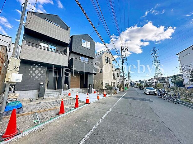 【外観】◆外観◆施工中JR南武線「武蔵小杉」駅までバス便豊富!平坦地で生活しやすい住環境!周辺にスーパー多数あり、小学校までも徒歩10分以内になり子育て世代におすすめ!