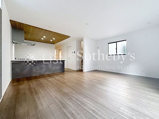 【リビング】■リビング■(2号棟)ご家族みんなで長い時間を過ごすリビングは一番居心地のいいものであって欲しいですね。開放感のある広々リビングに光と風を呼び込みます。