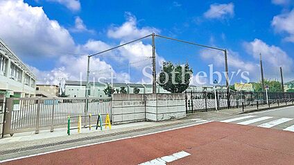 川崎市立西梶ケ谷小学校 650m