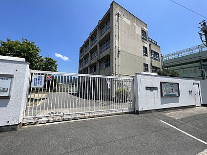 東大阪市立英田北小学校 約370ｍ～約420ｍ(徒歩5分～徒歩6分)