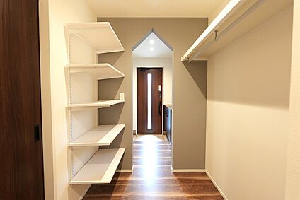 【豊富な収納で家中スッキリ♪】