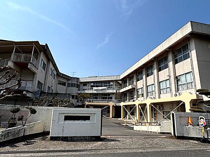 岡山市立雄神小学校 1400m(徒歩18分)