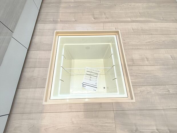 【【床下収納】】キッチンには床下収納つき。キッチンスペースはいつでもスッキリです。