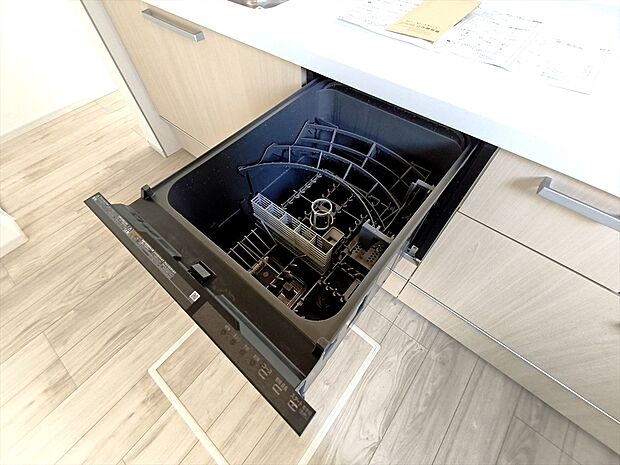 【【ビルトイン食洗機】】手洗いよりも経済的で家計に優しい「ビルトイン食洗機」が標準装備なのは強い味方ですね。