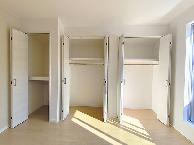 【【クローゼット】】すぐに使え、片付け上手に!