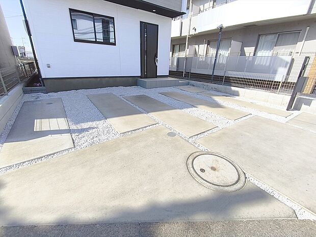 【カースペース】カースペースは2台可。子育て世代や車2台を条件にお探しの方には必見です！
