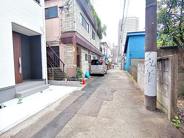 【前面道路含む現地写真】西側4m道路に面しています