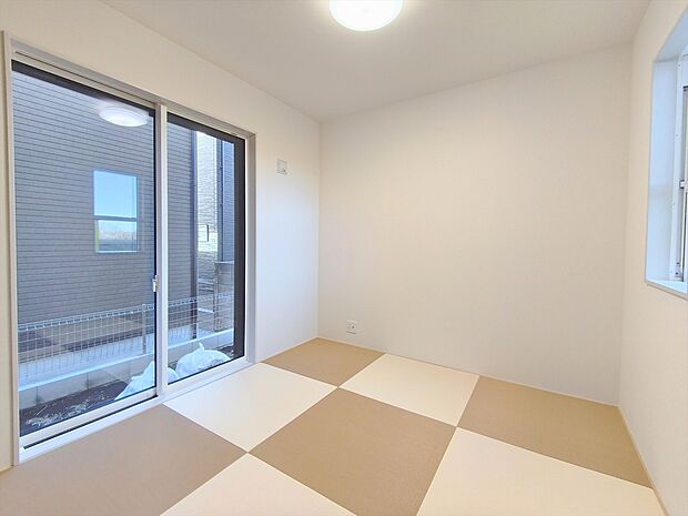 【【和室】】キッズルームや川の字で寝転んだり、洗濯物畳んだり重宝する和の空間。