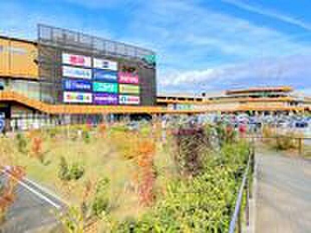 イーアス高尾(約1,270m)