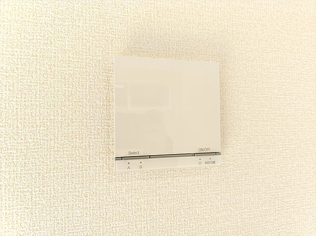 【【床暖房】】リビングには床暖房を標準で完備。空気を汚さずに室内を快適な温度に保ちますので、小さなお子様やご年配の方にも安心です