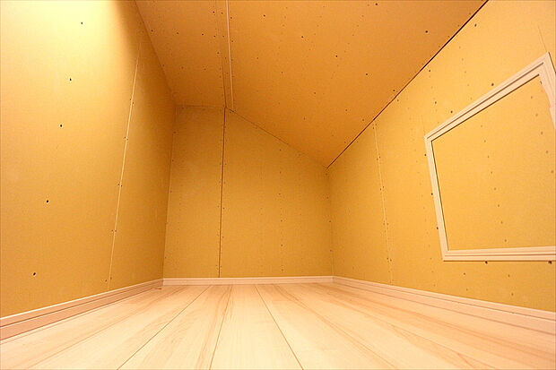 【【小屋裏収納】】小屋裏収納完備。居室の全空間を有効活用できます